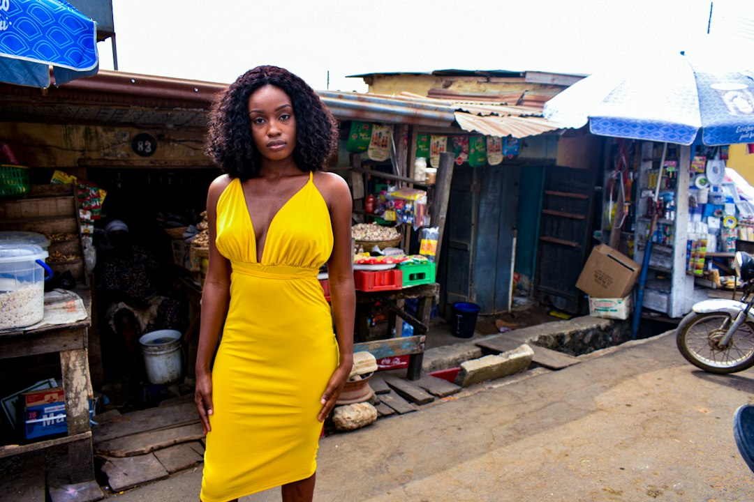 Photo mustard dress